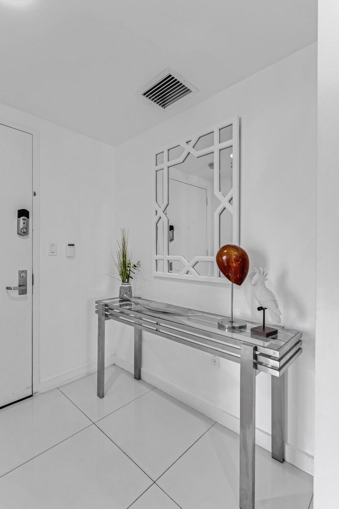 Luxurious Condo At Icon With Views Miami Luaran gambar