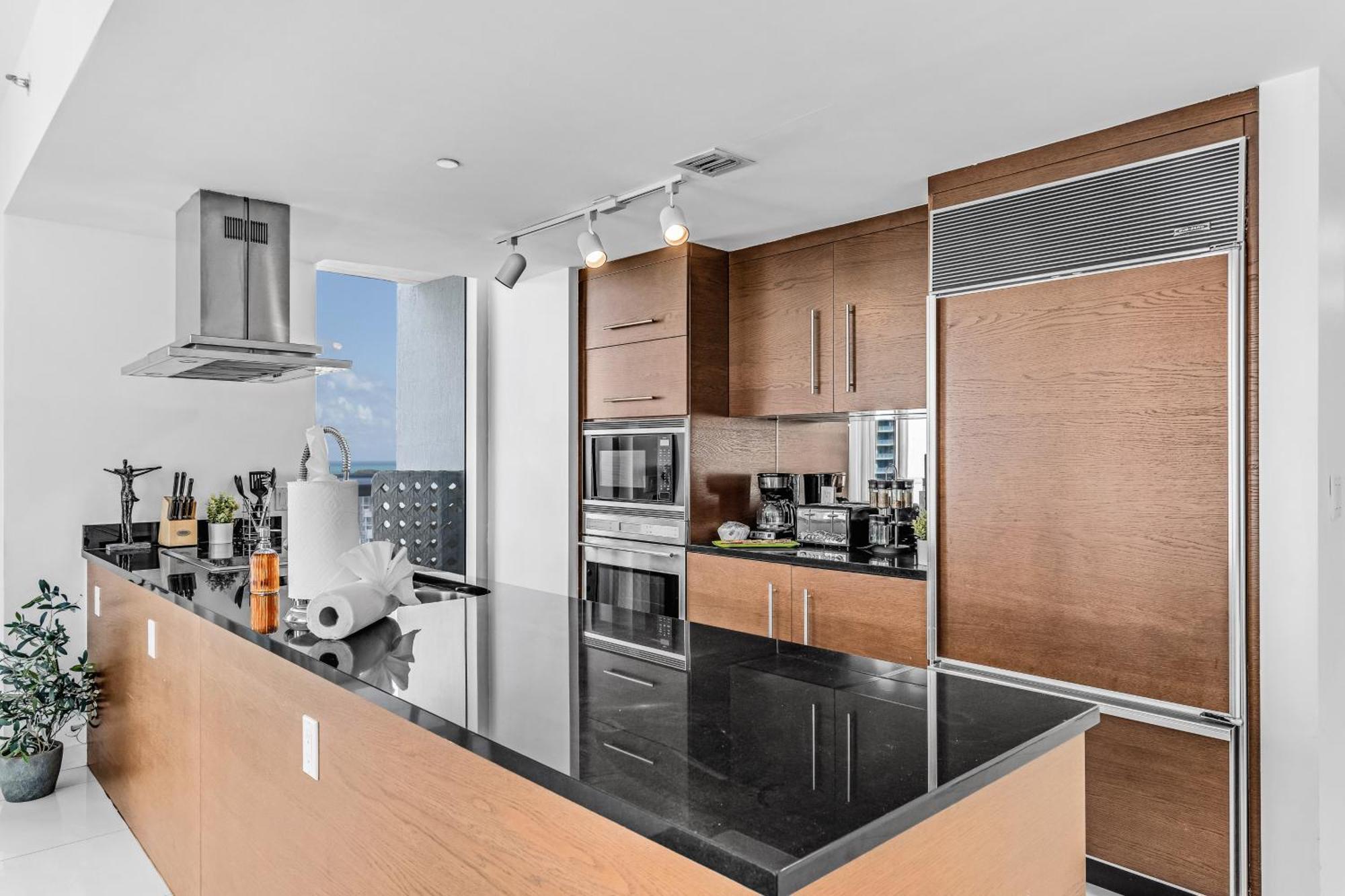 Luxurious Condo At Icon With Views Miami Luaran gambar