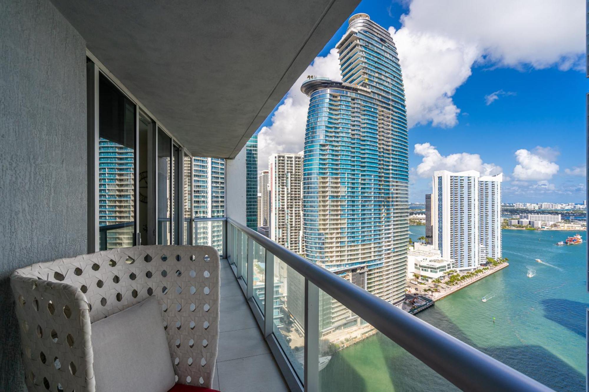 Luxurious Condo At Icon With Views Miami Luaran gambar