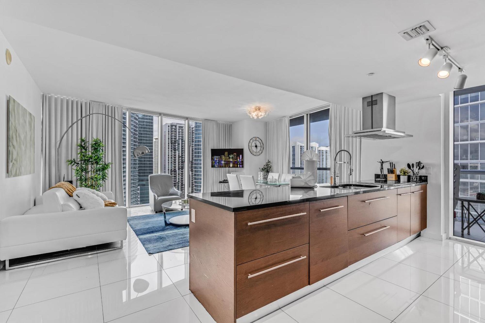 Luxurious Condo At Icon With Views Miami Luaran gambar