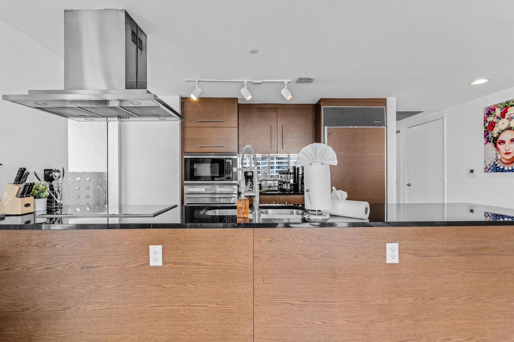 Luxurious Condo At Icon With Views Miami Luaran gambar