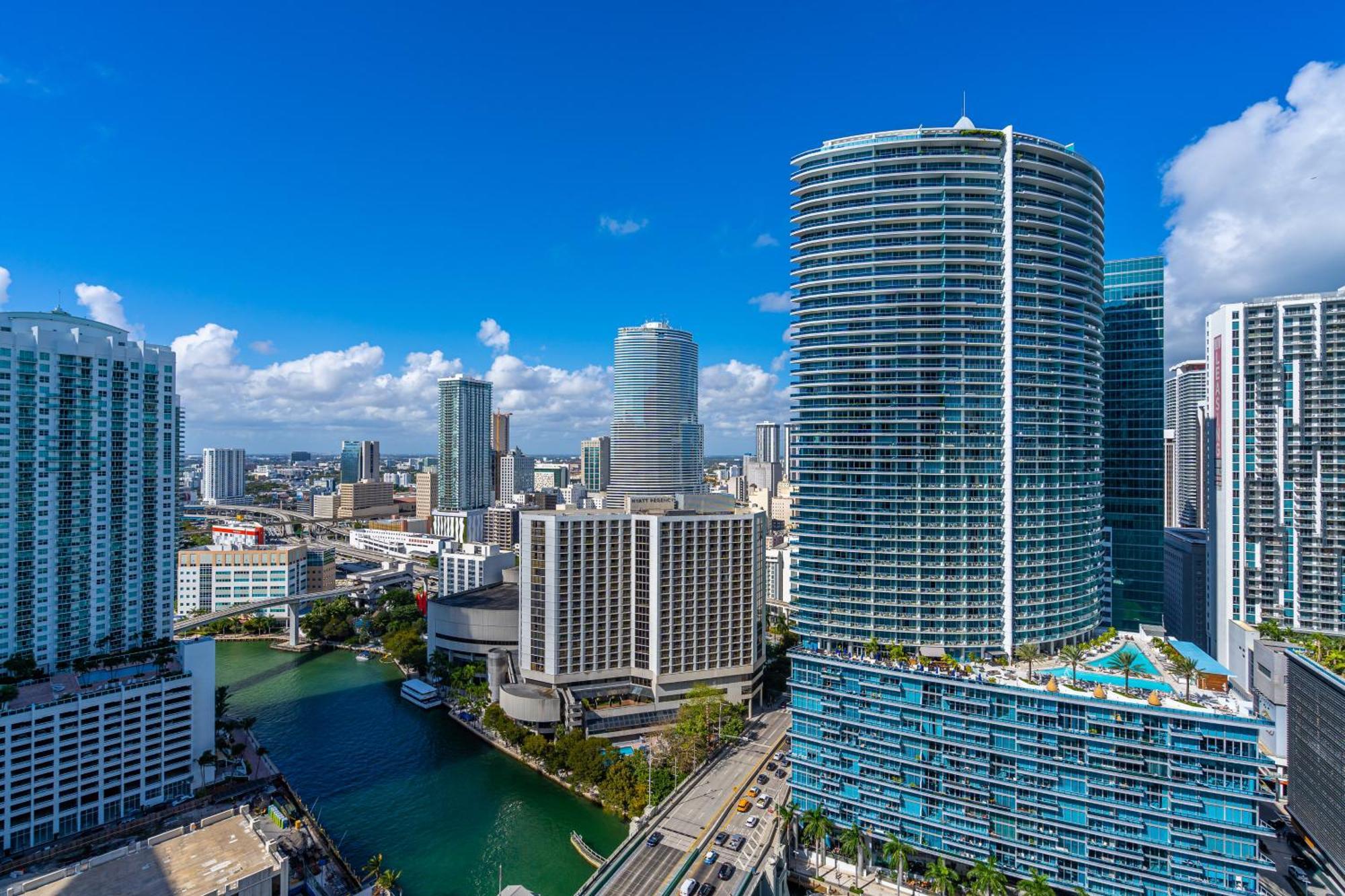Luxurious Condo At Icon With Views Miami Luaran gambar